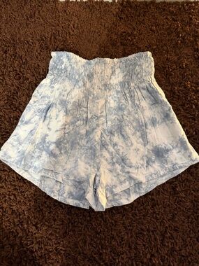 High-Waist Tie-Dye Smocked Shorts for Women - Light Blue